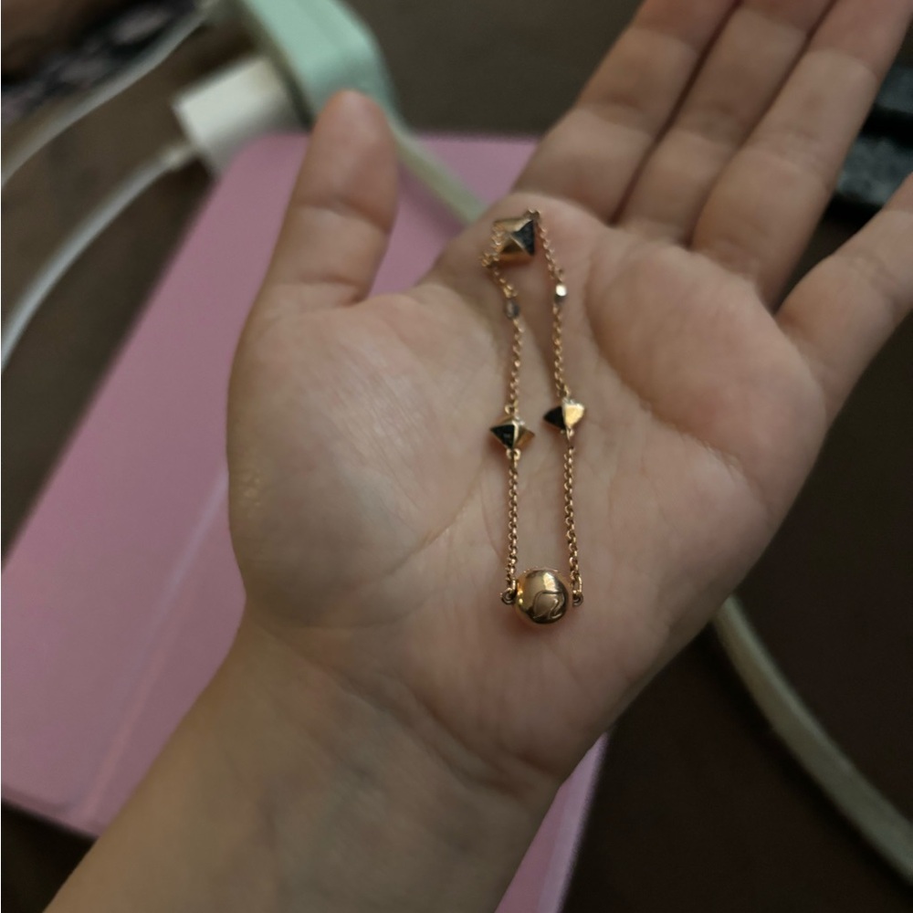 Elegant Gold Bracelet
